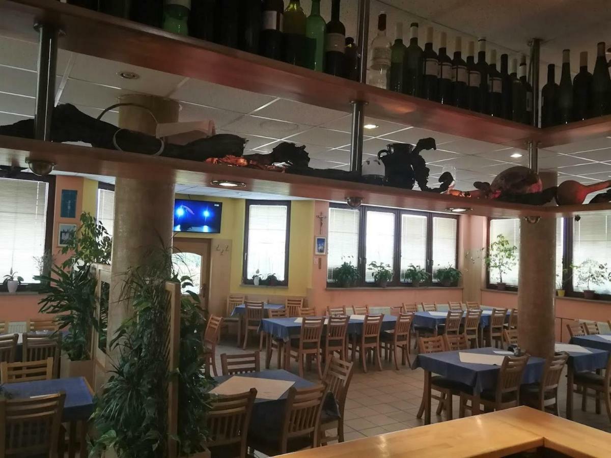 Kavana I Sobe Monika Hotel Grabrovnik Buitenkant foto