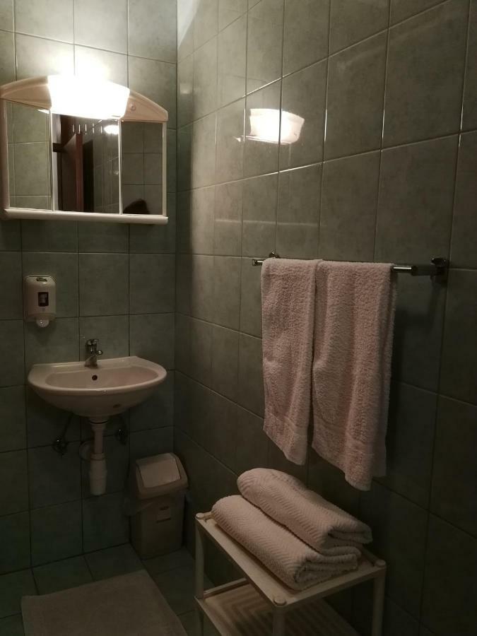 Kavana I Sobe Monika Hotel Grabrovnik Buitenkant foto